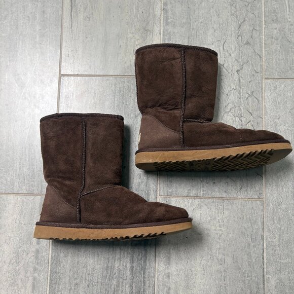 UGG Classic Short 5825 Sheepskin Lined Suede Boots Brown Women's Size 8W - Picture 4 of 9